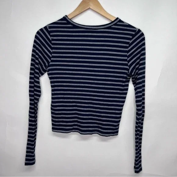 Hollister striped Women’s blouse size smalll - Picture 2 of 3